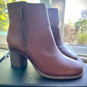 Frye Addie Double Zip, Size 9M, Cognac (*$318.00 retail*) -only worn 3 times!